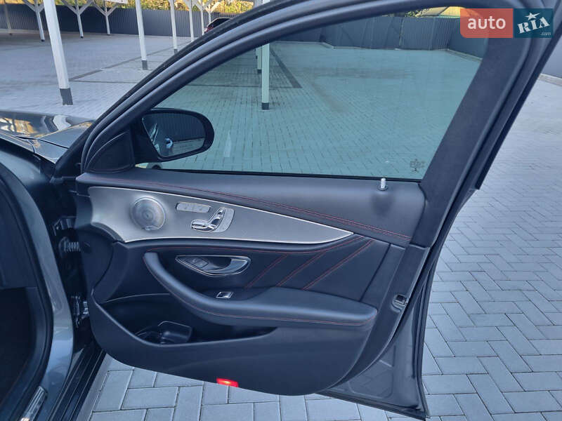 Седан Mercedes-Benz E-Class 2017 в Києві