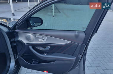 Седан Mercedes-Benz E-Class 2017 в 