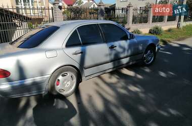 Седан Mercedes-Benz E-Class 1995 в 