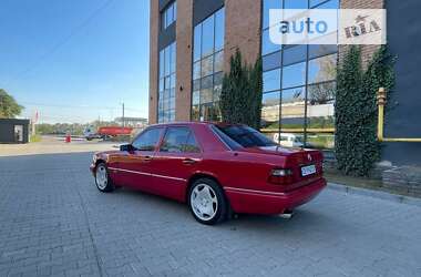 Седан Mercedes-Benz E-Class 1994 в Чернівцях