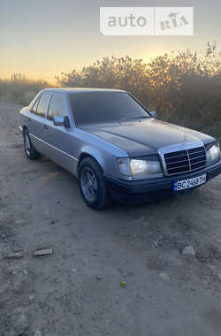 Седан Mercedes-Benz E-Class 1991 в Львові