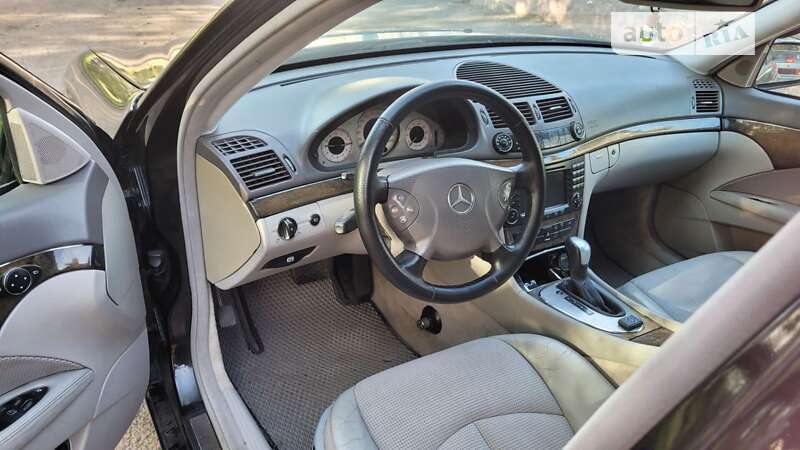 Седан Mercedes-Benz E-Class 2004 в Гайвороне