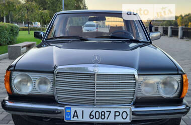 Седан Mercedes-Benz E-Class 1979 в Дніпрі