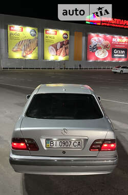 Седан Mercedes-Benz E-Class 2001 в Полтаві