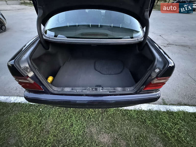 Седан Mercedes-Benz E-Class 2001 в Черновцах фото 3 Седан Mercedes-Benz E-Class 2001 в Черновцах