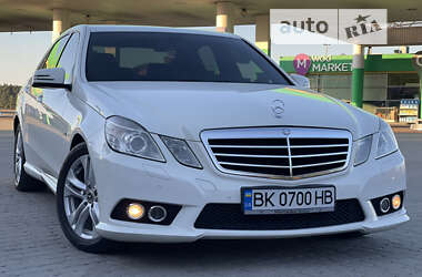 Седан Mercedes-Benz E-Class 2009 в Радивиліві