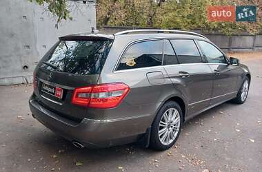 Универсал Mercedes-Benz E-Class 2011 в 