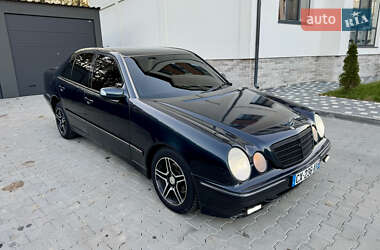 Седан Mercedes-Benz E-Class 2000 в Черновцах