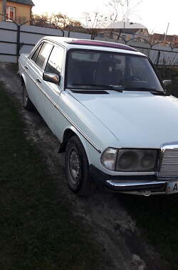 Седан Mercedes-Benz E-Class 1976 в Володимир-Волинському