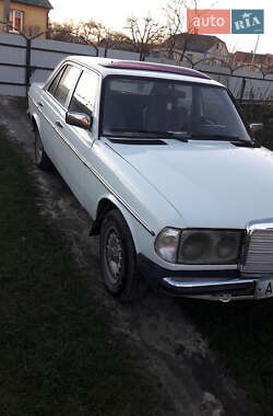 Седан Mercedes-Benz E-Class 1976 в 