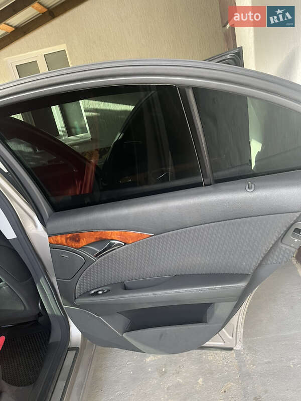 Седан Mercedes-Benz E-Class 2006 в Вижнице