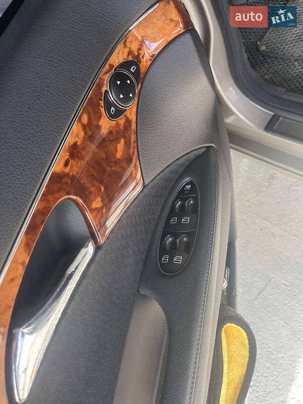 Седан Mercedes-Benz E-Class 2006 в Вижнице