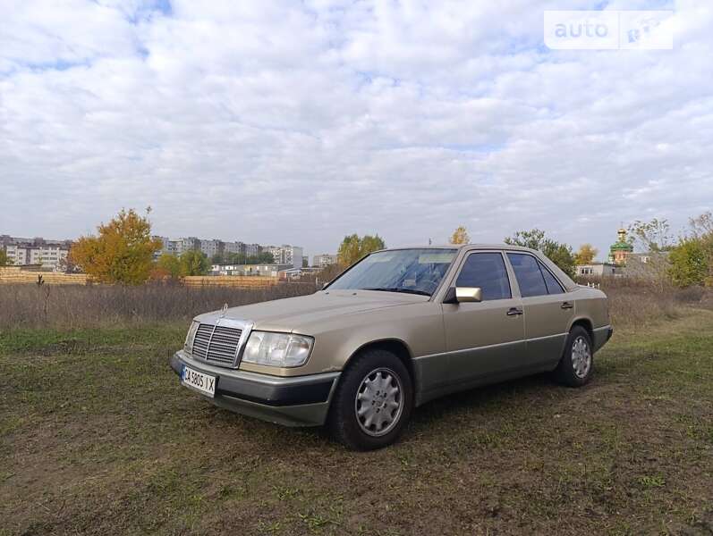 Седан Mercedes-Benz E-Class 1990 в Черкасах фото 3 Седан Mercedes-Benz E-Class 1990 в Черкасах