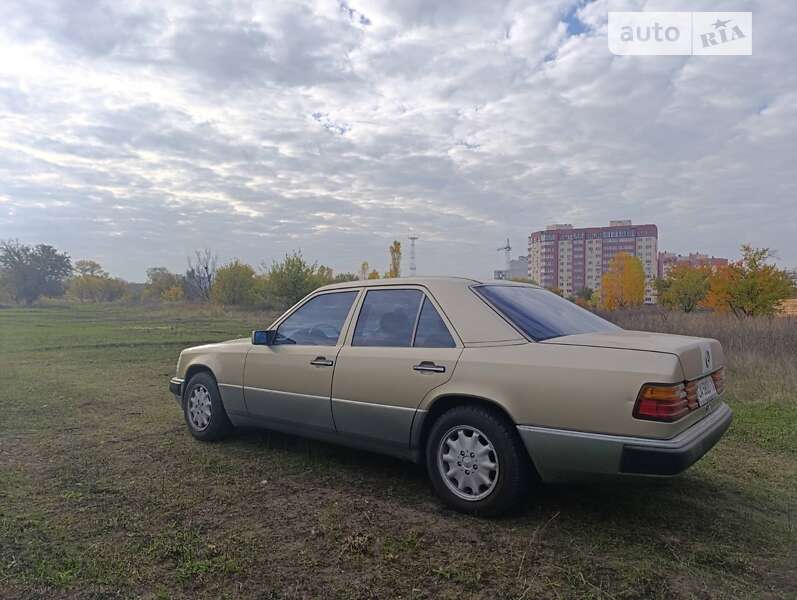 Седан Mercedes-Benz E-Class 1990 в Черкасах фото 5 Седан Mercedes-Benz E-Class 1990 в Черкасах
