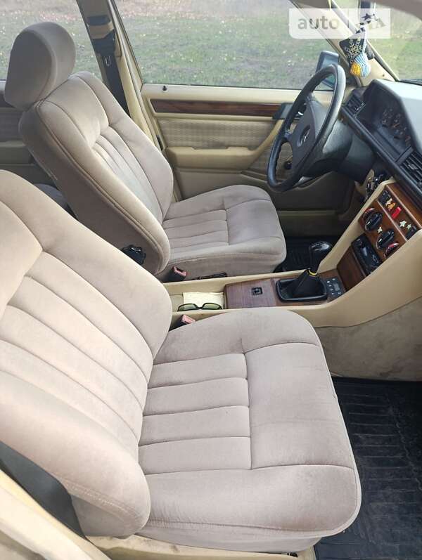 Седан Mercedes-Benz E-Class 1990 в Черкасах фото 9 Седан Mercedes-Benz E-Class 1990 в Черкасах