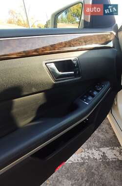 Универсал Mercedes-Benz E-Class 2010 в 
