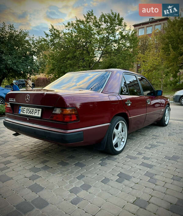 Седан Mercedes-Benz E-Class 1993 в Дніпрі фото 4 Седан Mercedes-Benz E-Class 1993 в Дніпрі