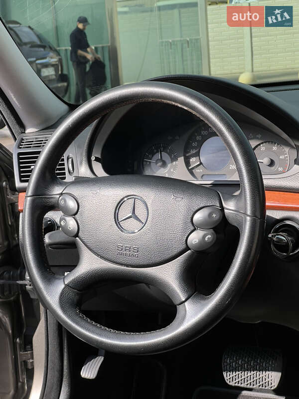 Седан Mercedes-Benz E-Class 2007 в Одессе