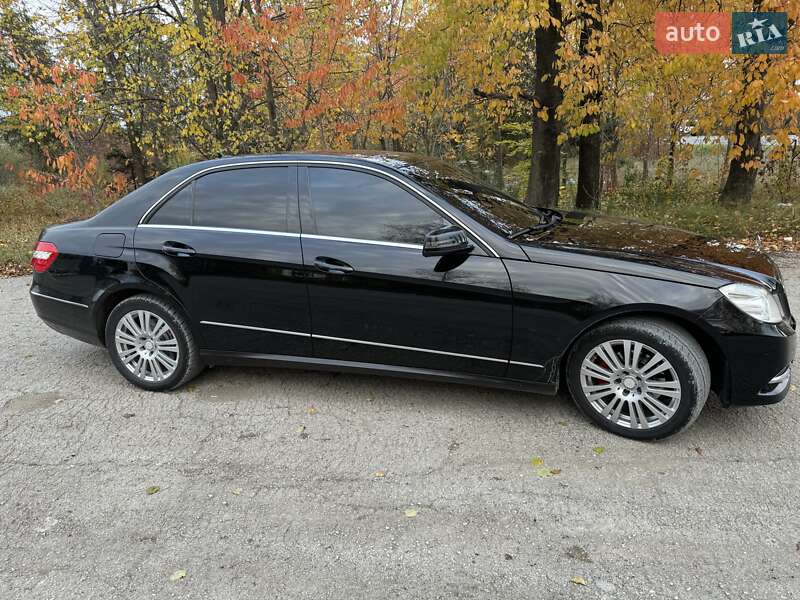 Mercedes-Benz E-Class 2011 Mercedes-Benz E-Class 2011