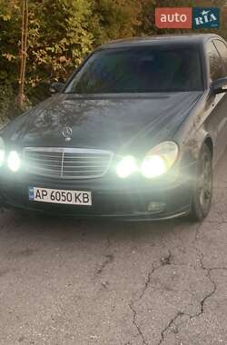 Седан Mercedes-Benz E-Class 2002 в Запорожье