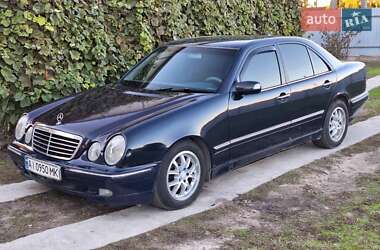 Седан Mercedes-Benz E-Class 1999 в Березане