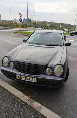 Седан Mercedes-Benz E-Class 2000 в Вінниці