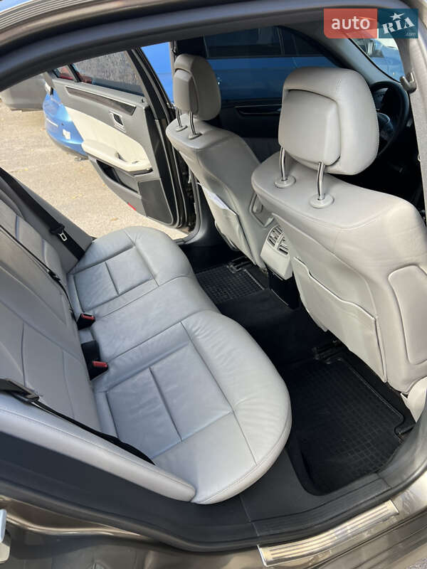 Седан Mercedes-Benz E-Class 2012 в Кропивницькому