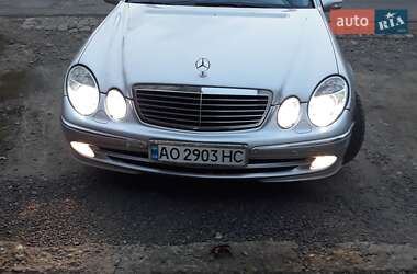 Седан Mercedes-Benz E-Class 2005 в Хусте