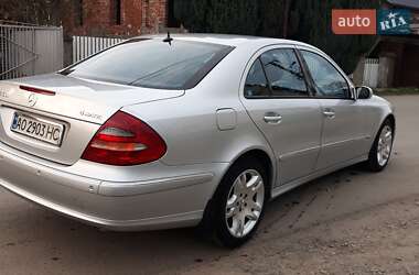 Седан Mercedes-Benz E-Class 2005 в Хусте