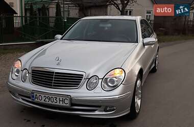 Седан Mercedes-Benz E-Class 2005 в Хусте