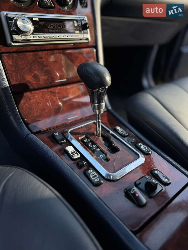 Седан Mercedes-Benz E-Class 2002 в Чернівцях