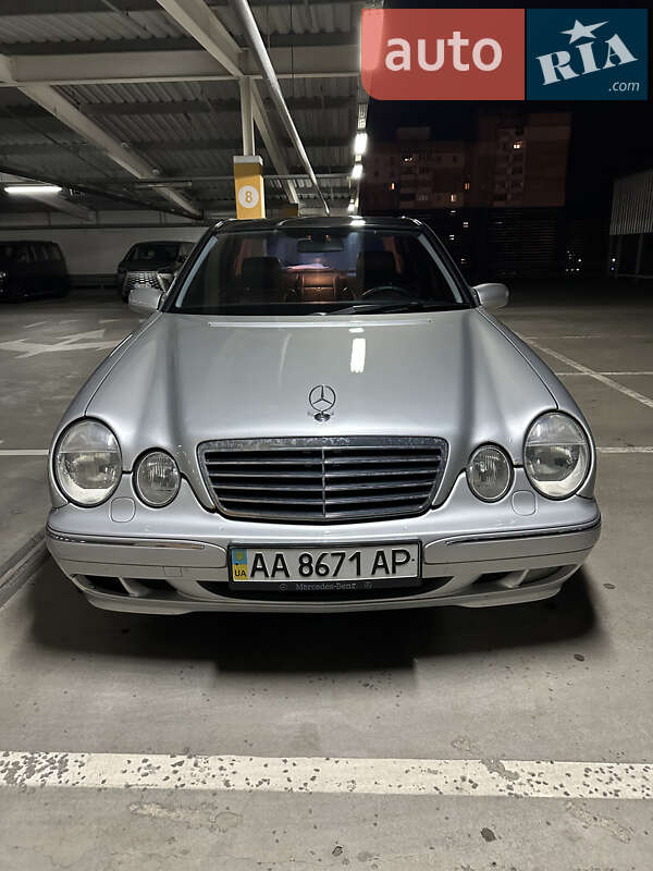 Седан Mercedes-Benz E-Class 2000 в Києві