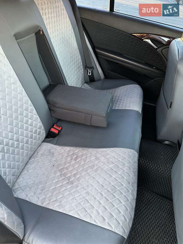 Седан Mercedes-Benz E-Class 2002 в Черновцах