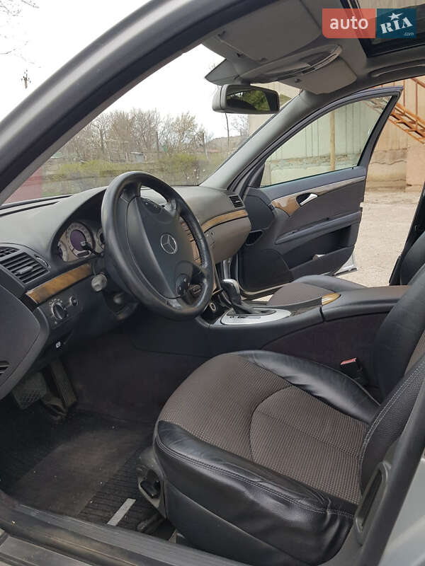 Седан Mercedes-Benz E-Class 2005 в Білгороді-Дністровському