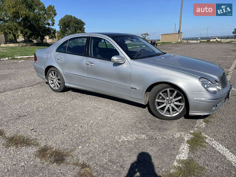 Седан Mercedes-Benz E-Class 2005 в Білгороді-Дністровському