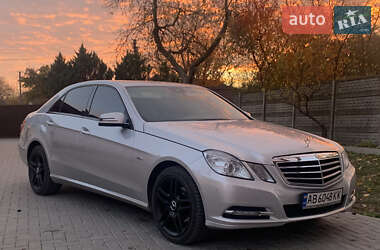 Седан Mercedes-Benz E-Class 2012 в Виннице