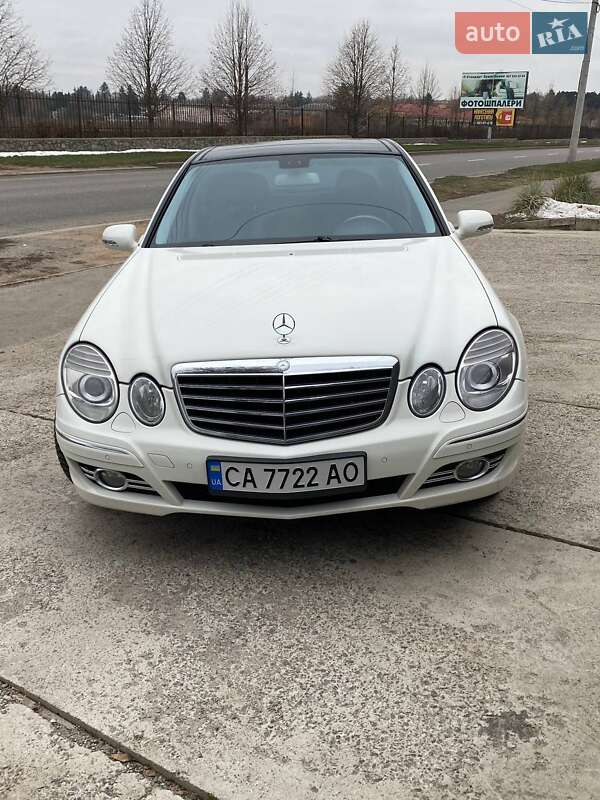 Седан Mercedes-Benz E-Class 2008 в Рівному