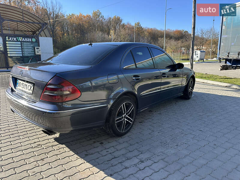 Седан Mercedes-Benz E-Class 2002 в Гусятине