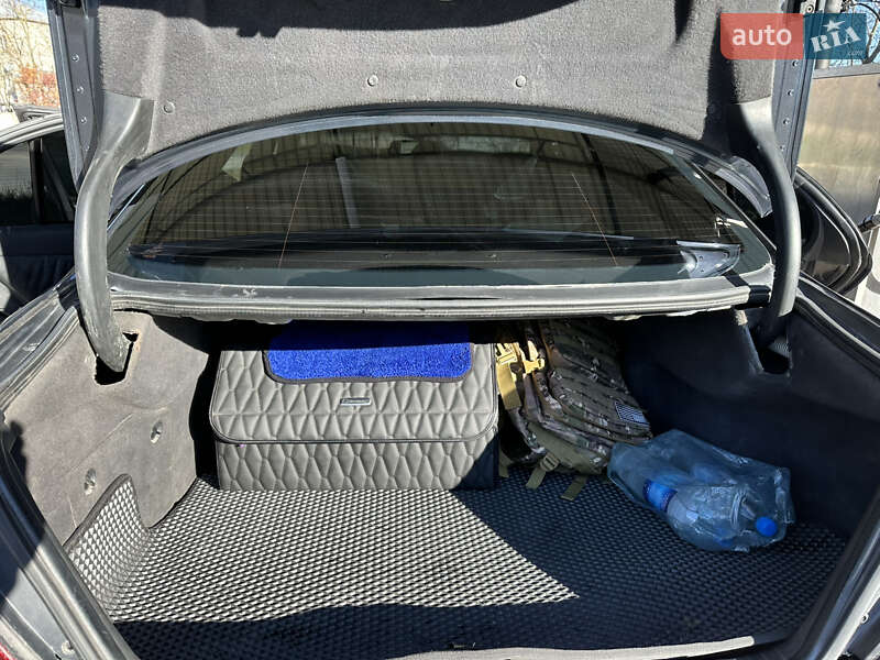 Седан Mercedes-Benz E-Class 2002 в Гусятине