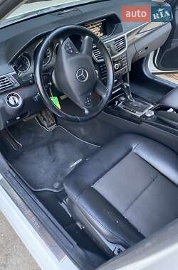 Седан Mercedes-Benz E-Class 2011 в Татарбунарах