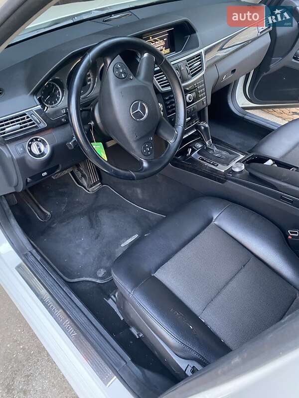 Mercedes-Benz E-Class 2011