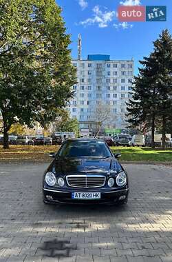 Седан Mercedes-Benz E-Class 2004 в Чернівцях