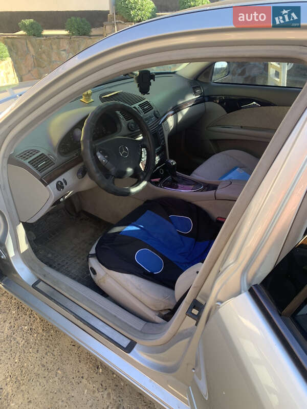 Седан Mercedes-Benz E-Class 2003 в Виноградове