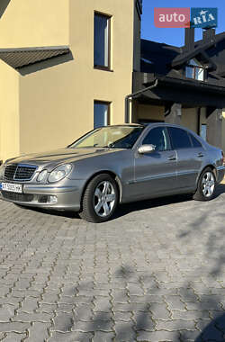 Седан Mercedes-Benz E-Class 2004 в Косові