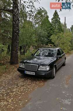 Седан Mercedes-Benz E-Class 1994 в Києві