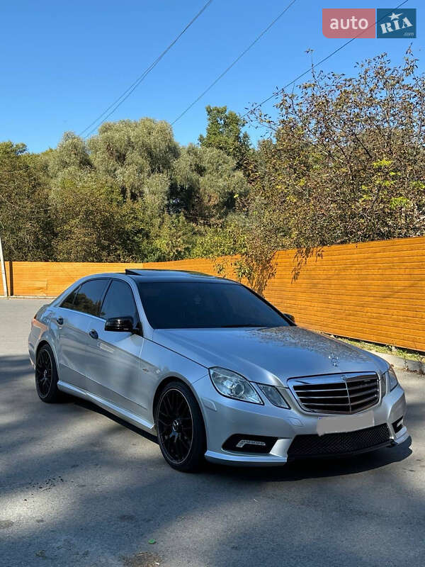 Mercedes-Benz E-Class 2011