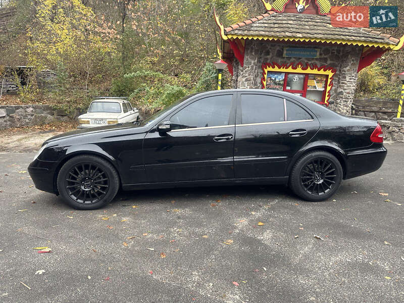 Седан Mercedes-Benz E-Class 2004 в Черкасах