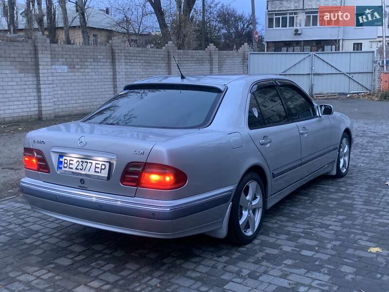 Седан Mercedes-Benz E-Class 2001 в Миколаєві