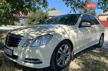 Седан Mercedes-Benz E-Class 2012 в Кропивницком