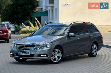 Універсал Mercedes-Benz E-Class 2010 в Звягелі